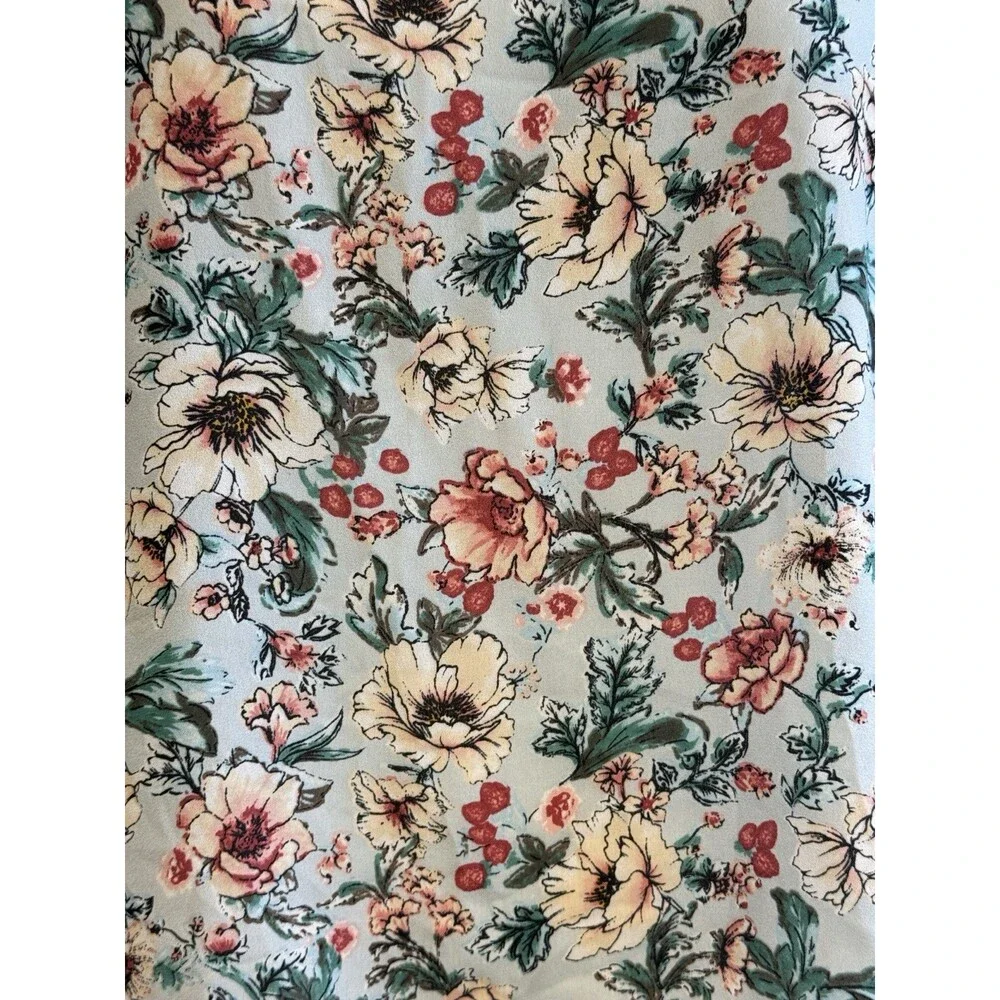 Forever 21 Floral Lightweight Blouse Size L Keyhole Neck - Picture 3 of 6